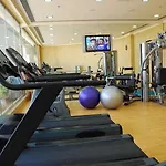 Golden Tulip Suites Dubai