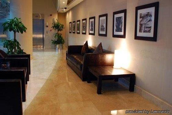 Hotel Golden Tulip Suites Dubai