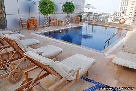 Golden Tulip Suites Hotel Dubai