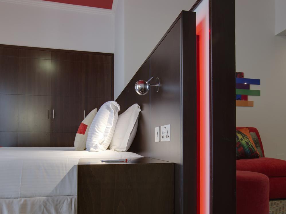 Golden Tulip Suites Dubai