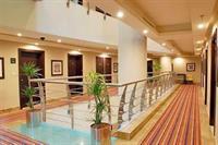 Hotel Golden Tulip Suites 3*